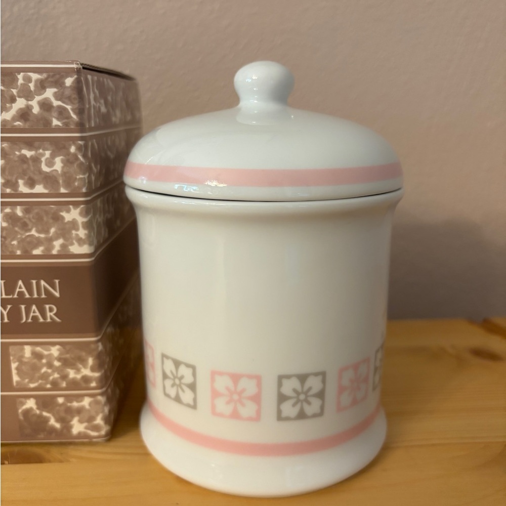 Vintage Avon Apothecary Jar 1987 NEW in box Collectible